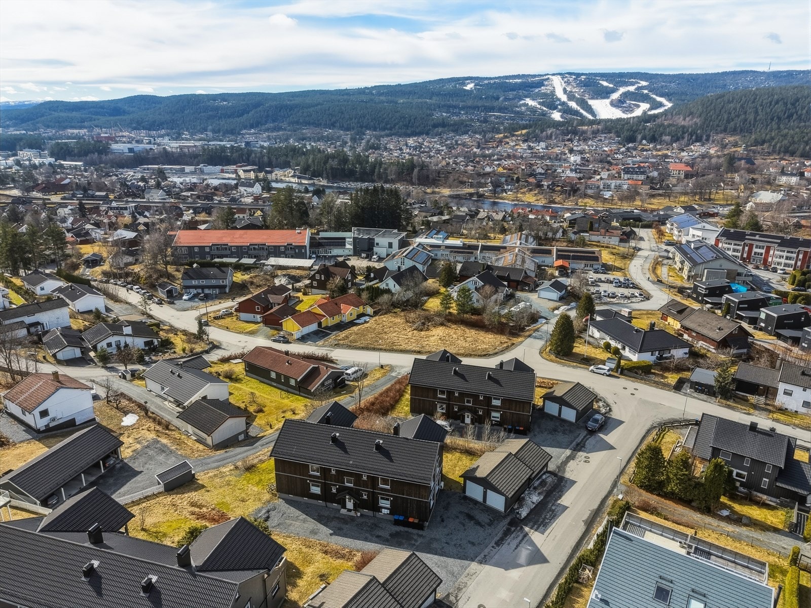 Sentral og solrik beliggenhet på Risteigen. Galleribilde