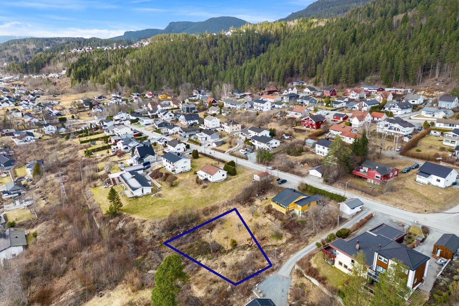 Utsiktstomt med flott beliggenhet i Prestebråtan - Fri utsikt mot Kongsberg/Knuten og gode solforhold med sen kveldssol! Galleribilde