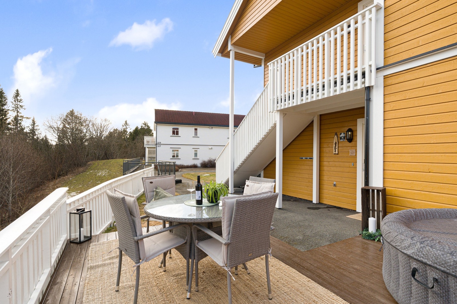 Fin beliggenhet vendt mot grøntområder. Galleribilde