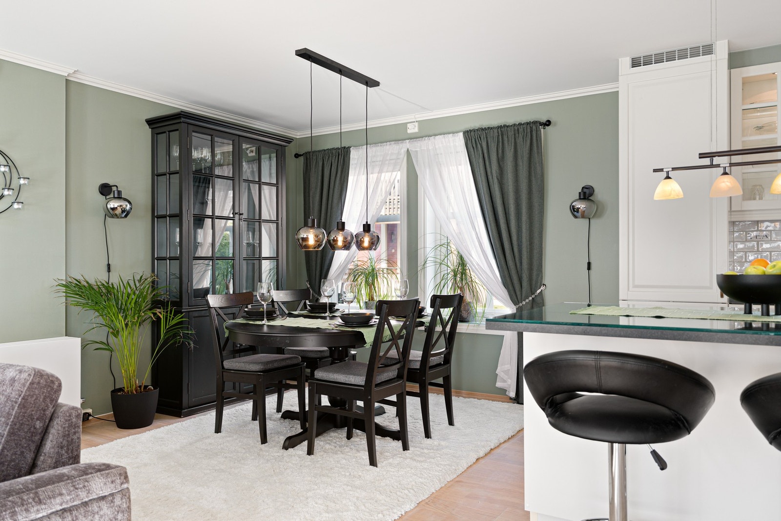 God plass til spiseseksjon. Galleribilde