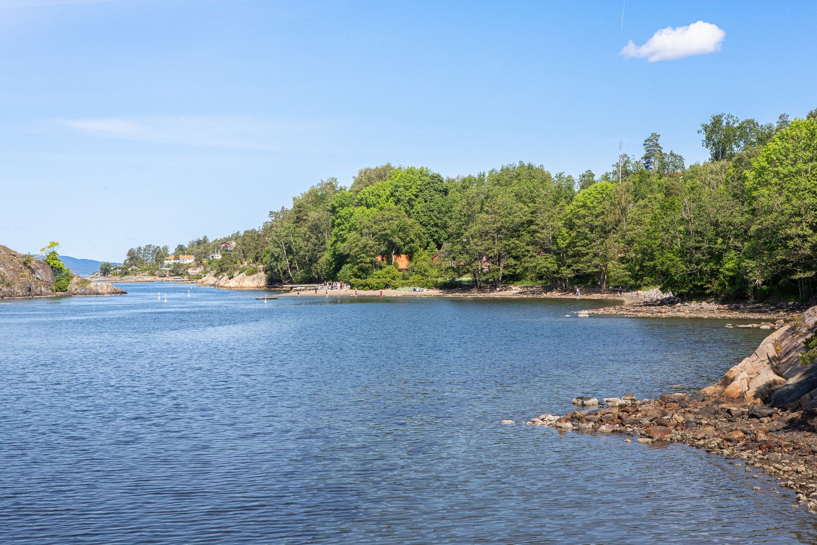 Skole og barnehage finnes i nærmiljøet. Galleribilde