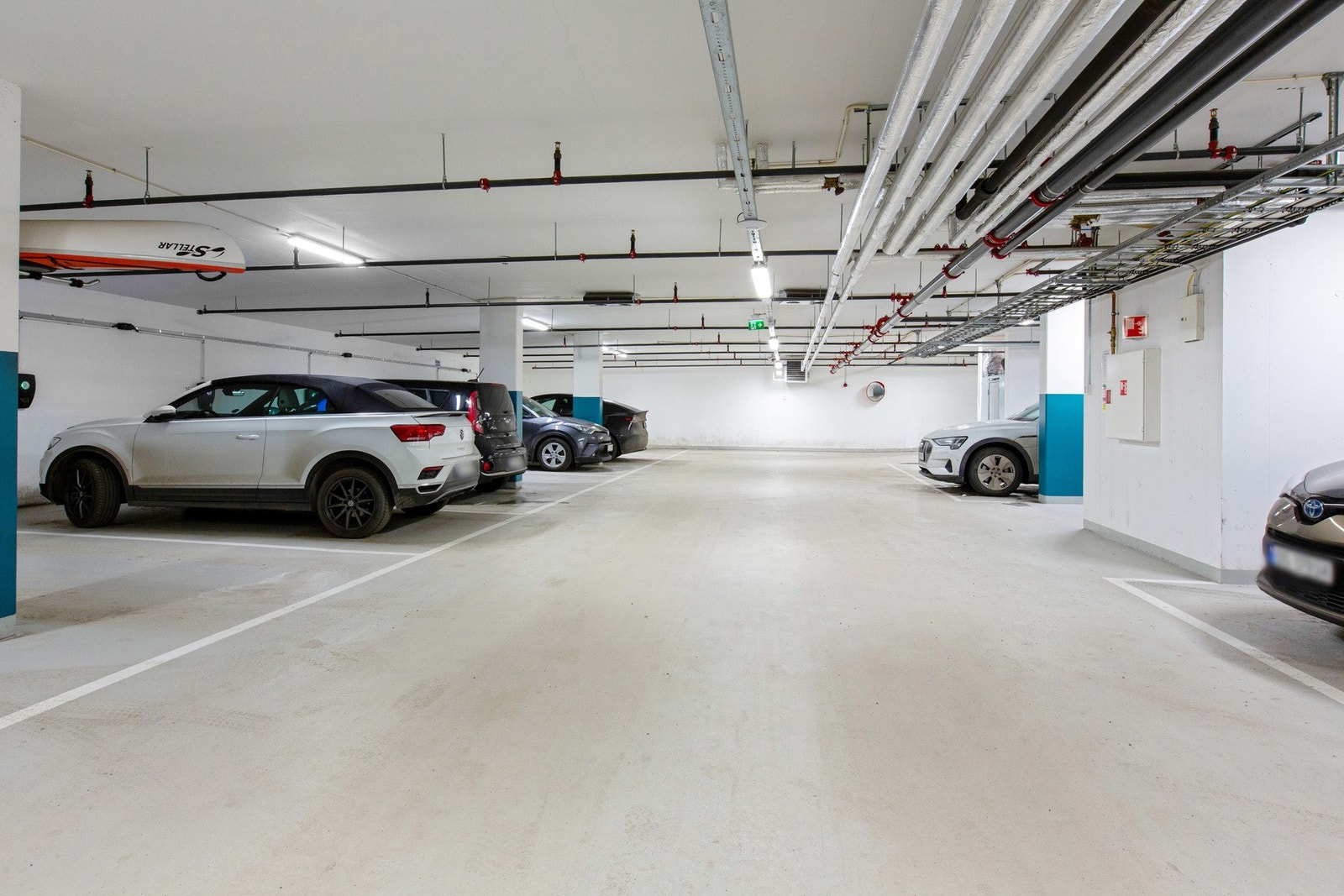 Garasje. Galleribilde