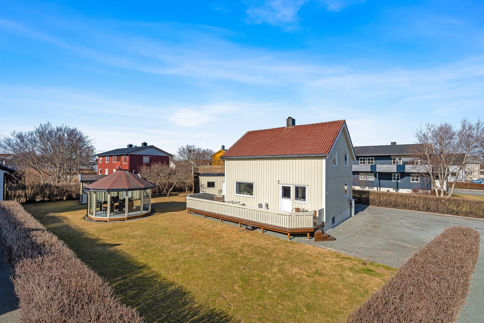 Romslig tomt Galleribilde