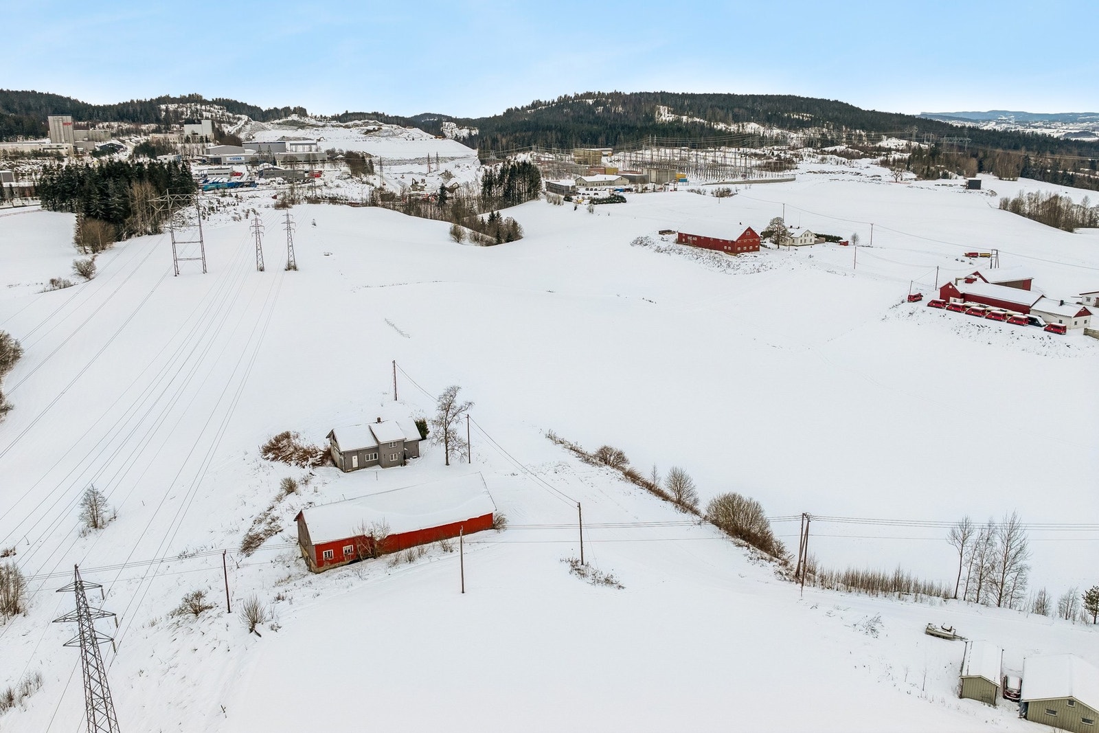 Arealene er totalt på 155,4 dekar, og består bl.a. av 71,5 dekar fulldyrka jord og 20,6 dekar innmarksbeite Galleribilde