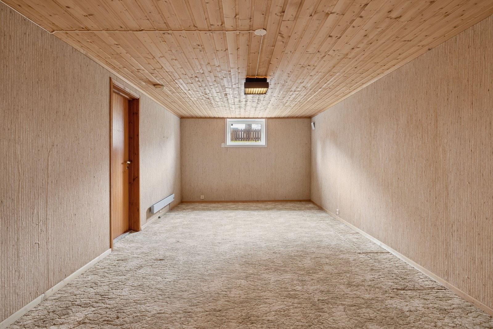 Innredede rom er ikke omsøkt/godkjent - se pkt. "ferdigattest i salgsoppgaven for nærmere informasjon. Galleribilde