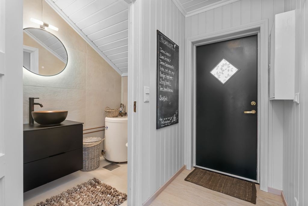 I 2022 ble også overflatene på badet pusset opp Galleribilde