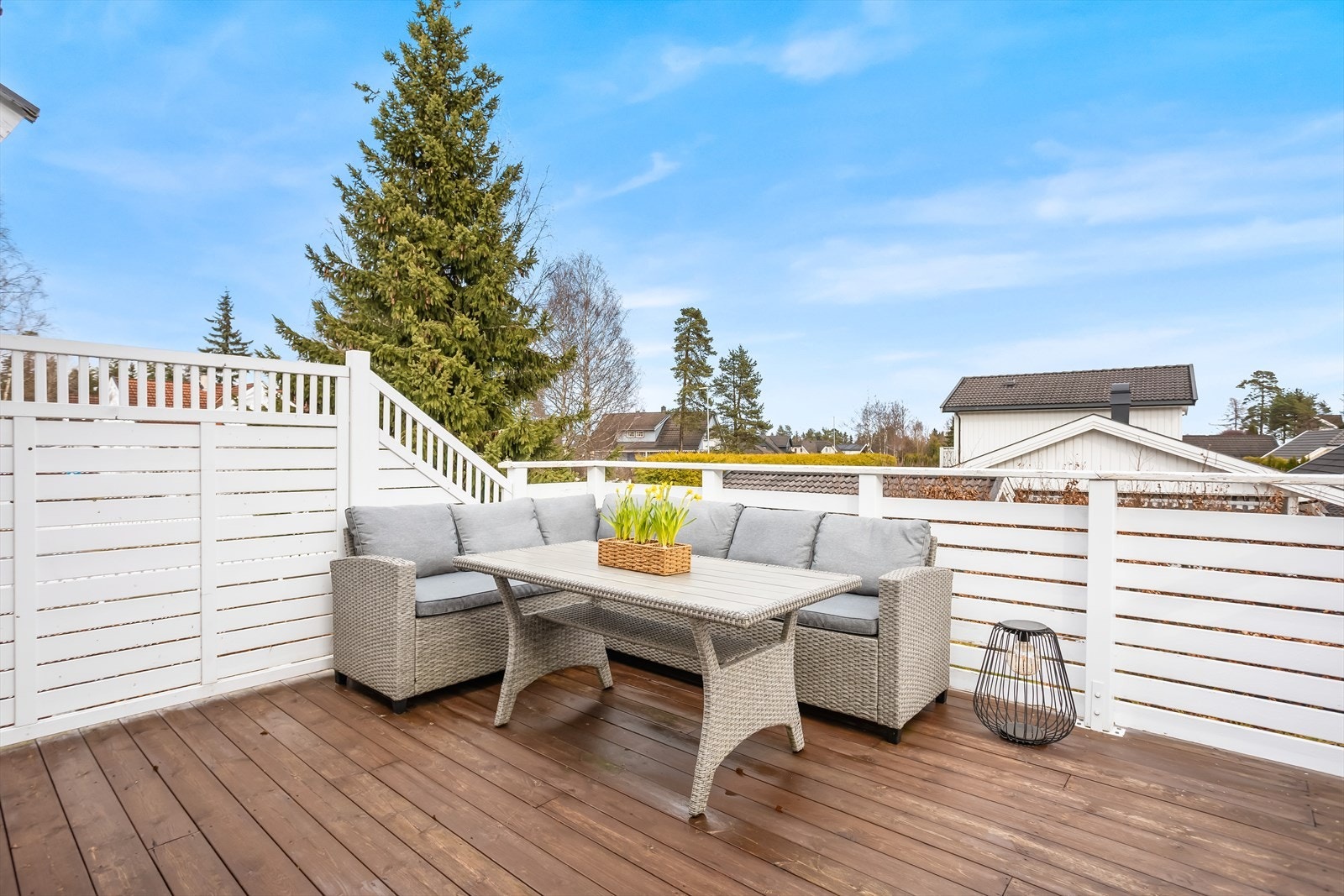 Balkongen er østvendt og ble utvidet noe etter byggeår. Galleribilde