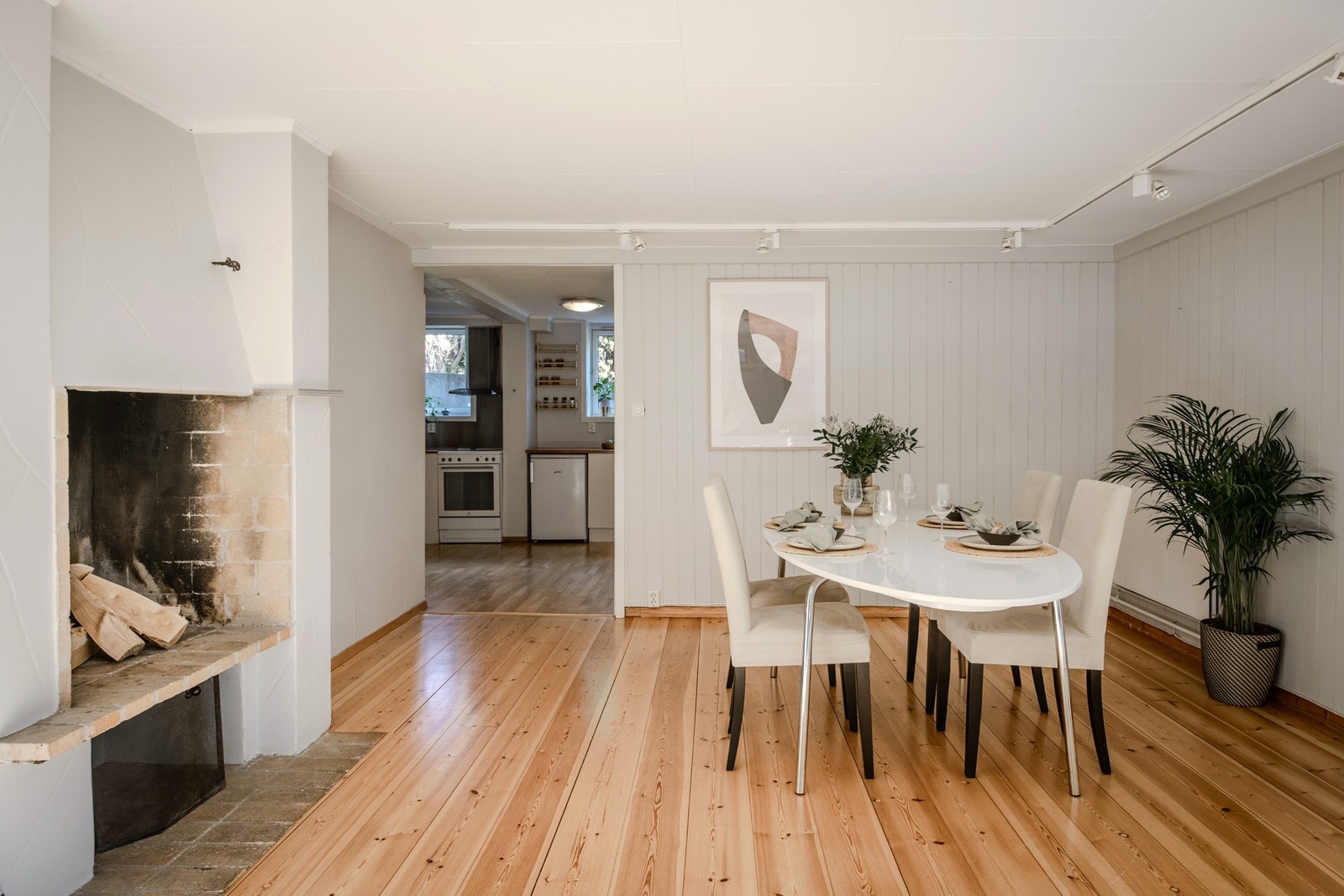 Utleiedel - Åpen peis gir ekstra sjarm og skaper en lun atmosfære. Galleribilde