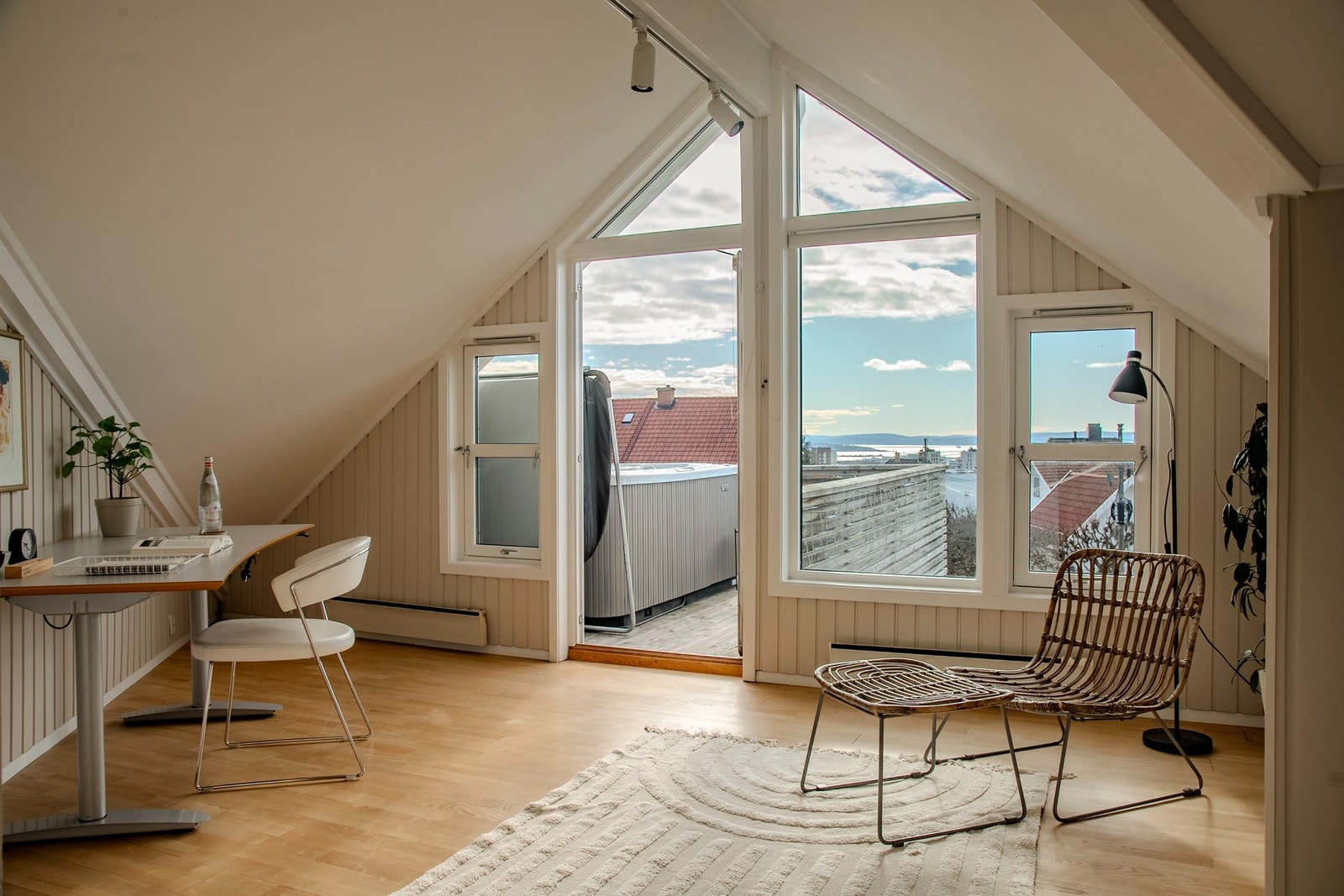 Rommet egner seg perfekt som TV-stue, lekerom eller ungdomsavdeling, men kan også brukes som ekstra soverom. Galleribilde