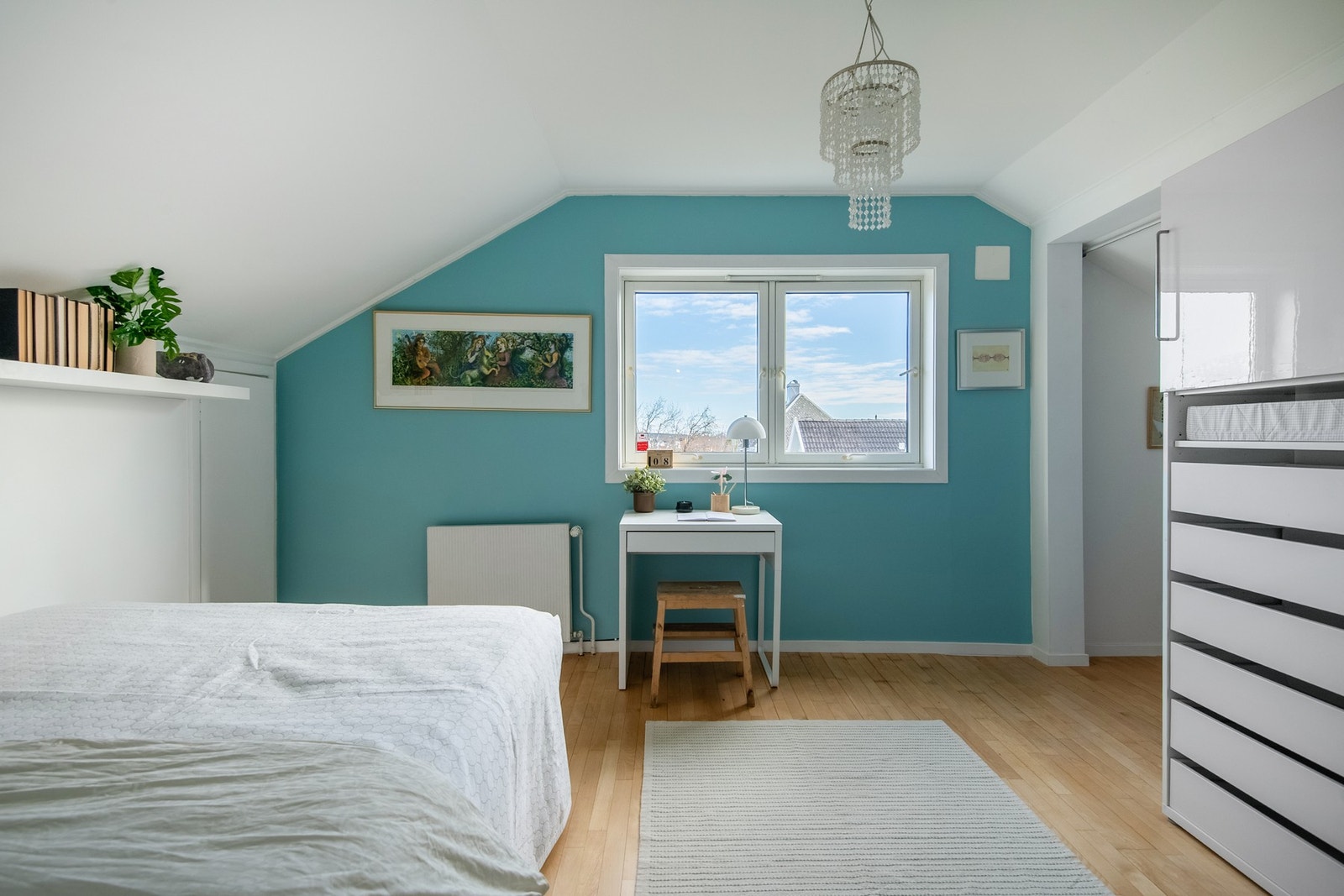 Begge soverommene i 2.etg har screens. Galleribilde