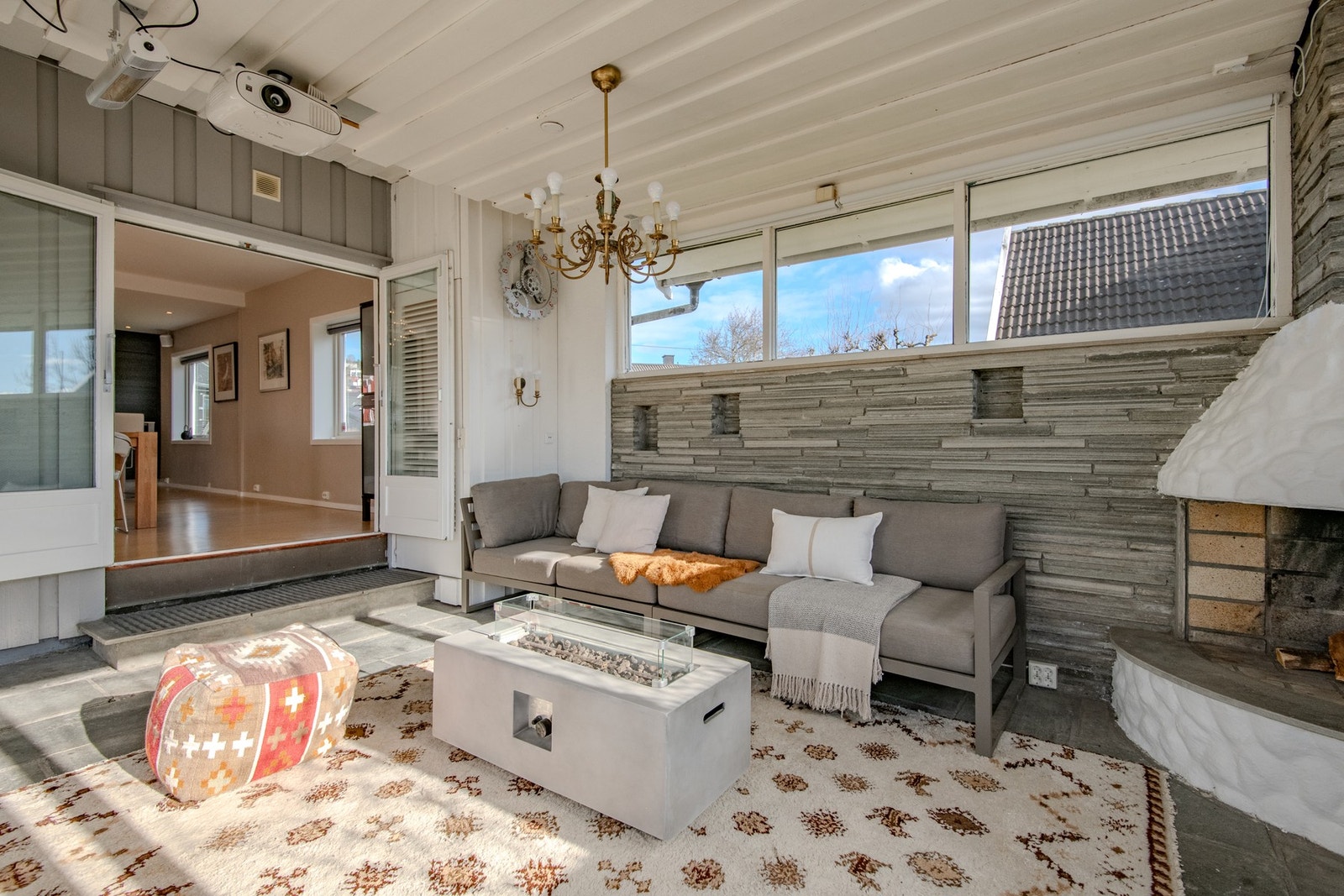 En særdeles stemningsfull vinterhage med adkomst fra spisestuen - et rom som virkelig gir boligen det lille ekstra. Galleribilde