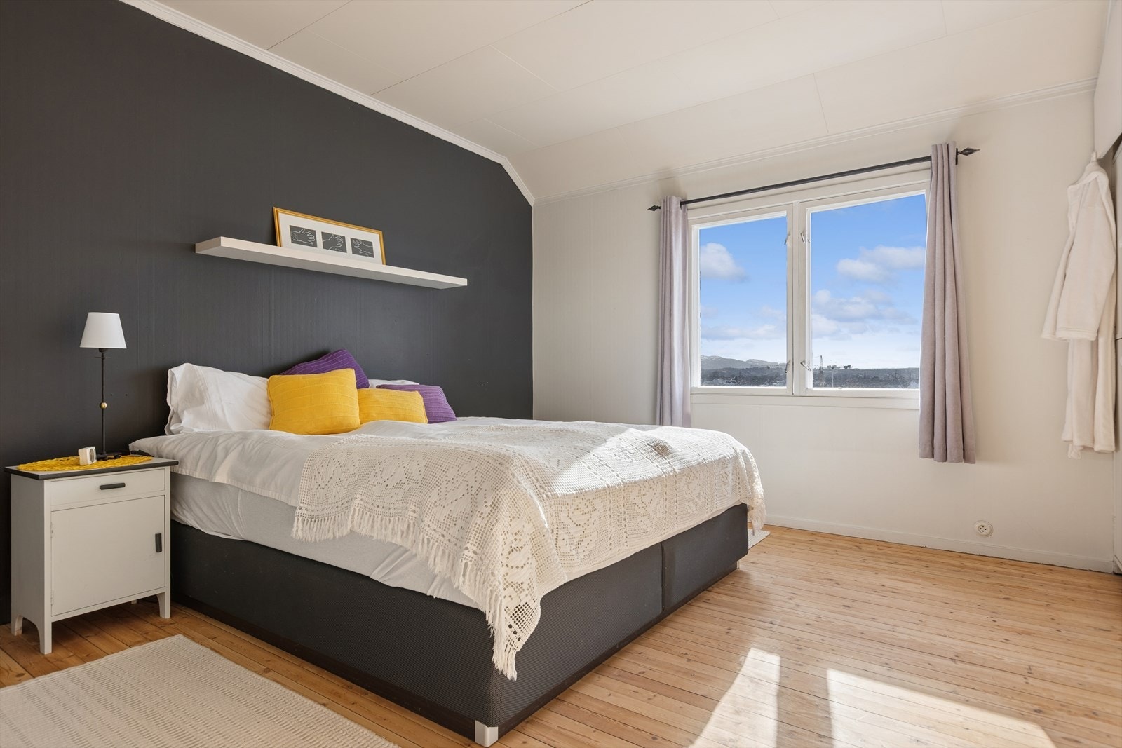 Det er 3 soverom av god størrelse på dette planet Galleribilde