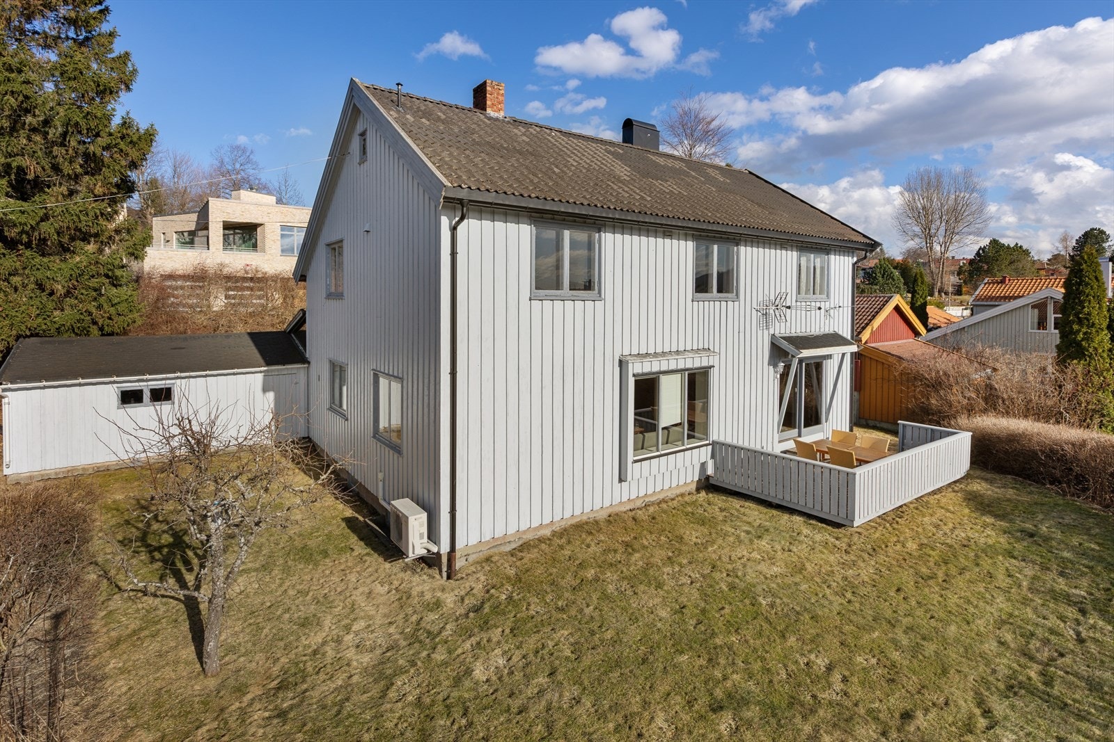 Velkommen til Bugges veg 5 - En innholdsrik enebolig i praktfulle omgivelser på Berg! Galleribilde