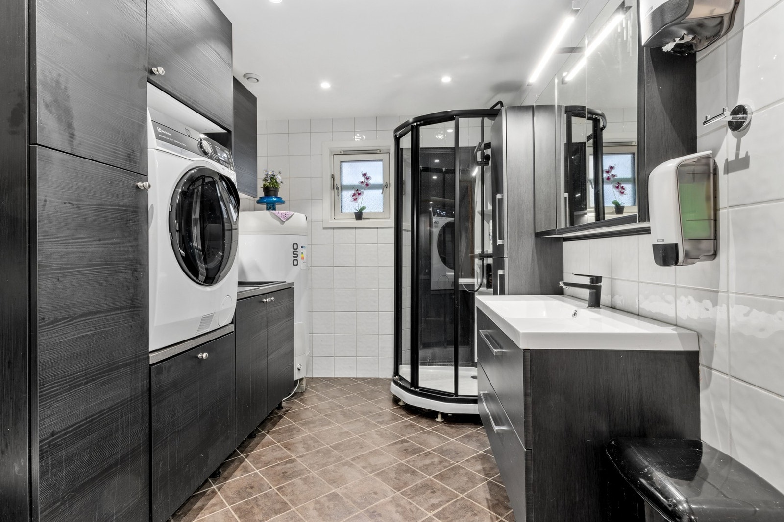 Pent oppusset bad Galleribilde