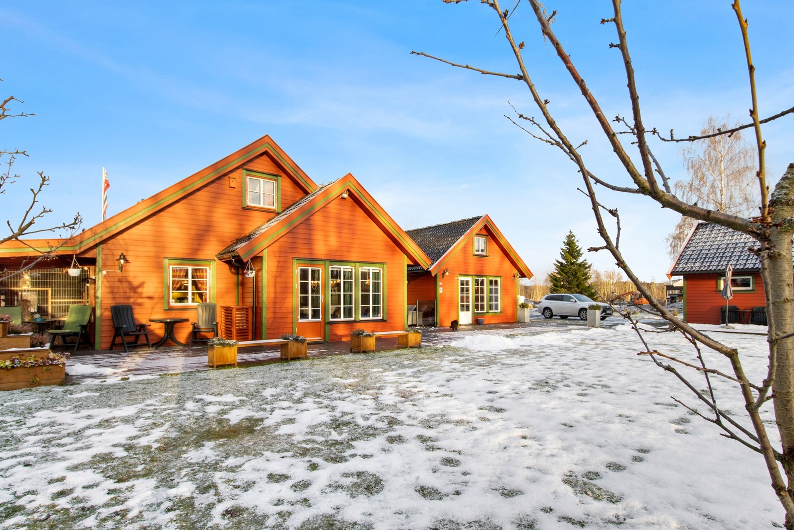 Flat opparbeidet tomt. Galleribilde