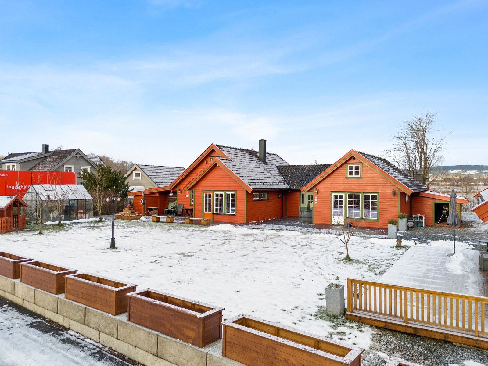 Stor eiendom med sentral beliggenhet. Galleribilde