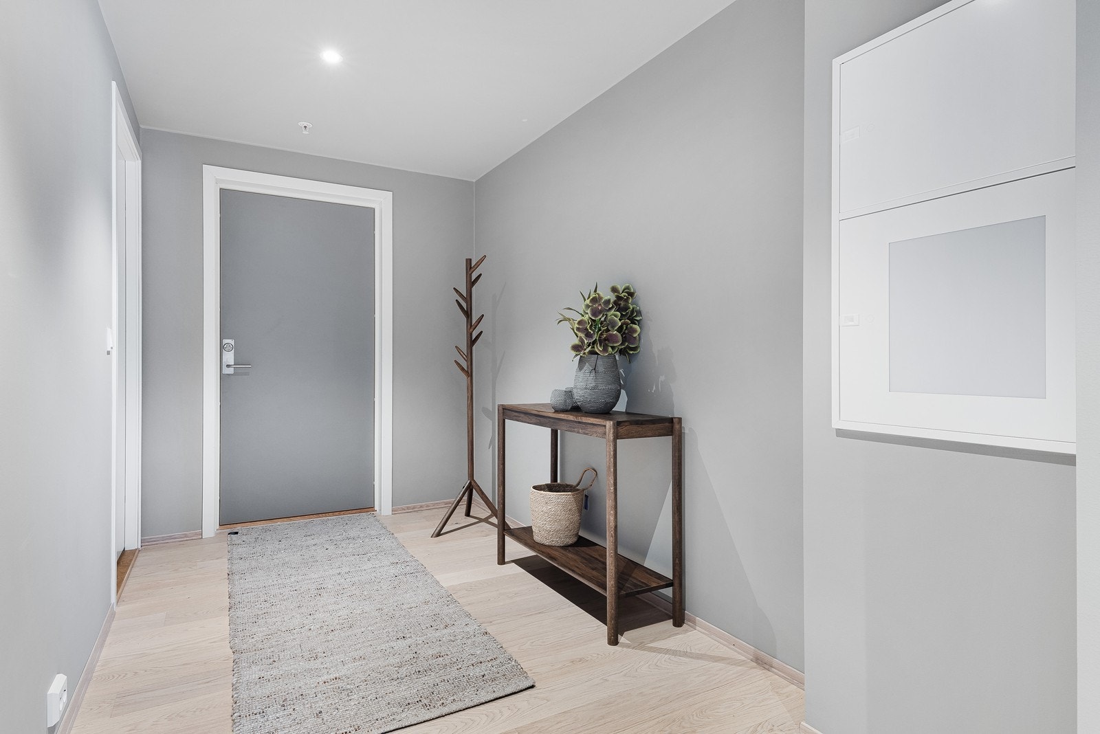 Entrè med god plass til å ha garderobe Galleribilde