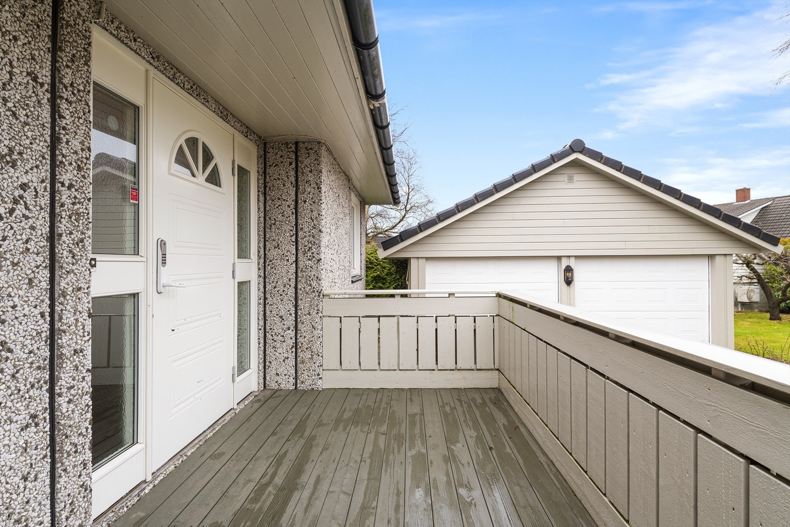 Inngangspartiet er delvis overbygget? Galleribilde