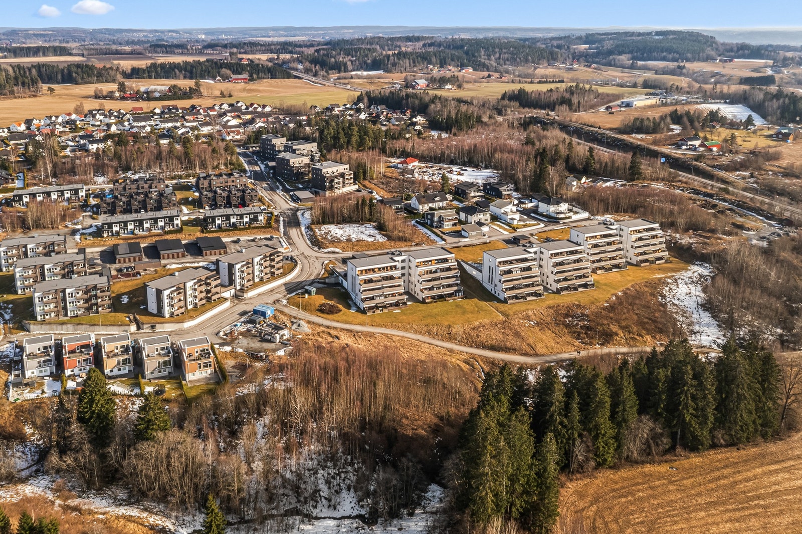 Flott beliggenhet mot enden av etablert boligfelt. Kort vei til både turterreng og Askim sentrum Galleribilde