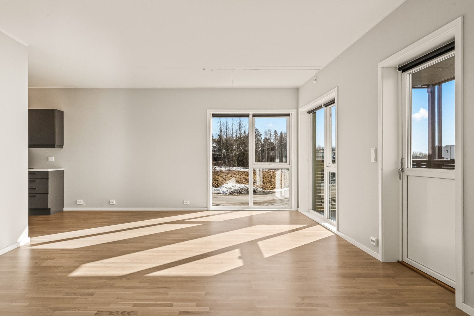 Stuen har flott parkett Galleribilde