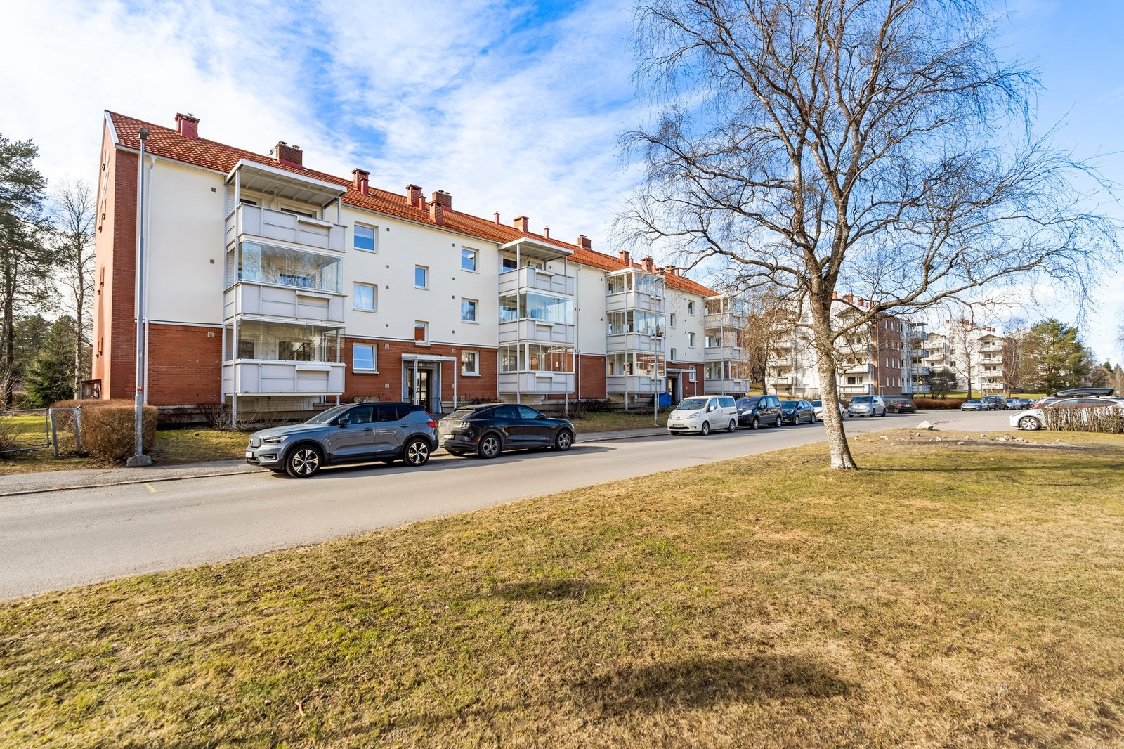 Velkommen! Boligen ligger i byggets 2. etasje. Galleribilde