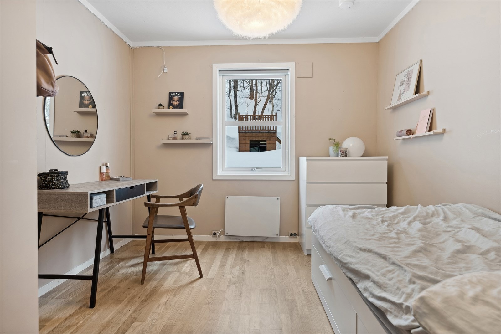 Soverom II - De to andre soverommene er ypperlig som barnerom, gjesterom eller hjemmekontor Galleribilde