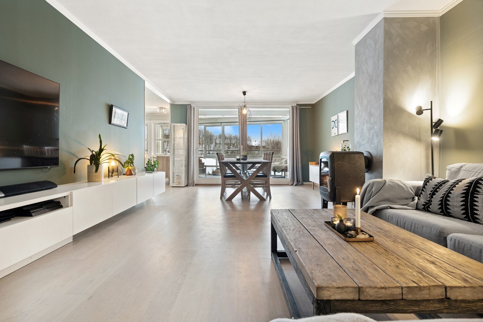 DNB Eiendom v/Bjørn Harald Sandvik presenterer en innbydende 4-roms i populære Lifoten borettslag Galleribilde