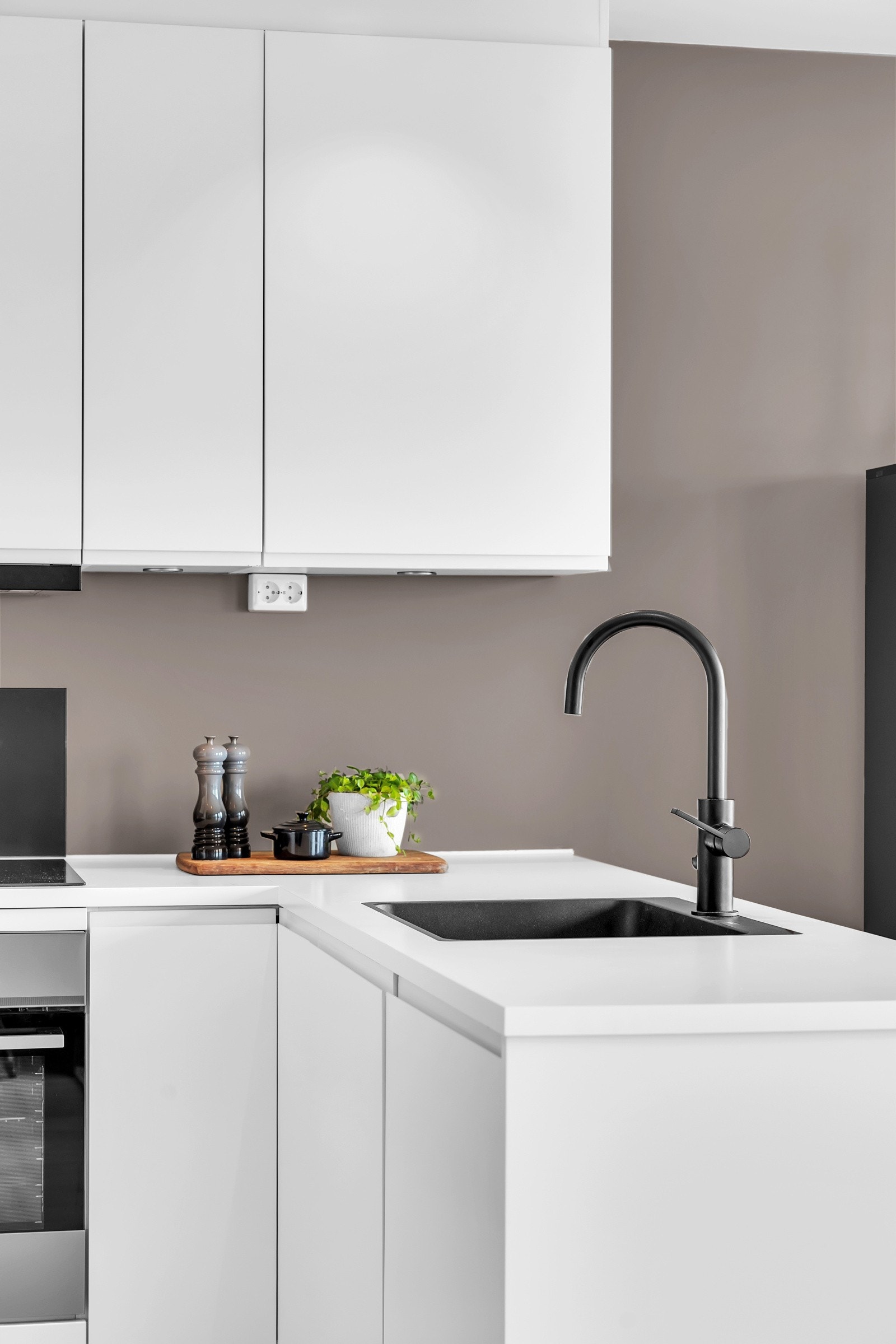 God skap- og benkeplass Galleribilde