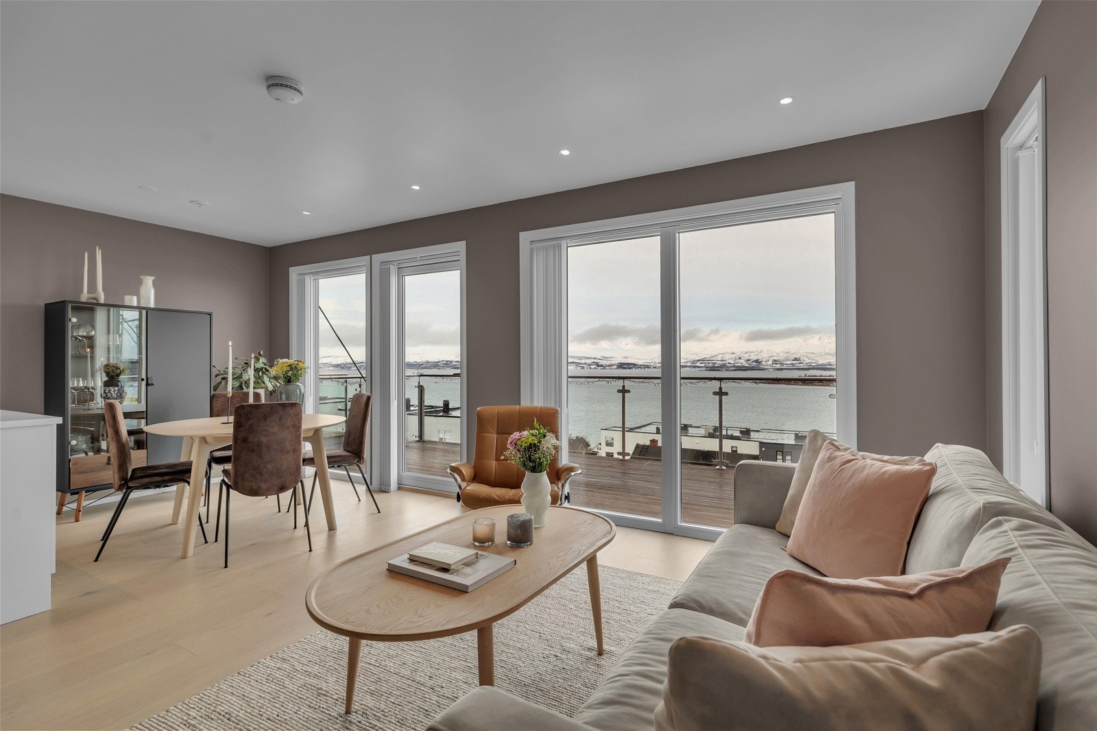 Daglistua er i motsatt ende av rommet Galleribilde