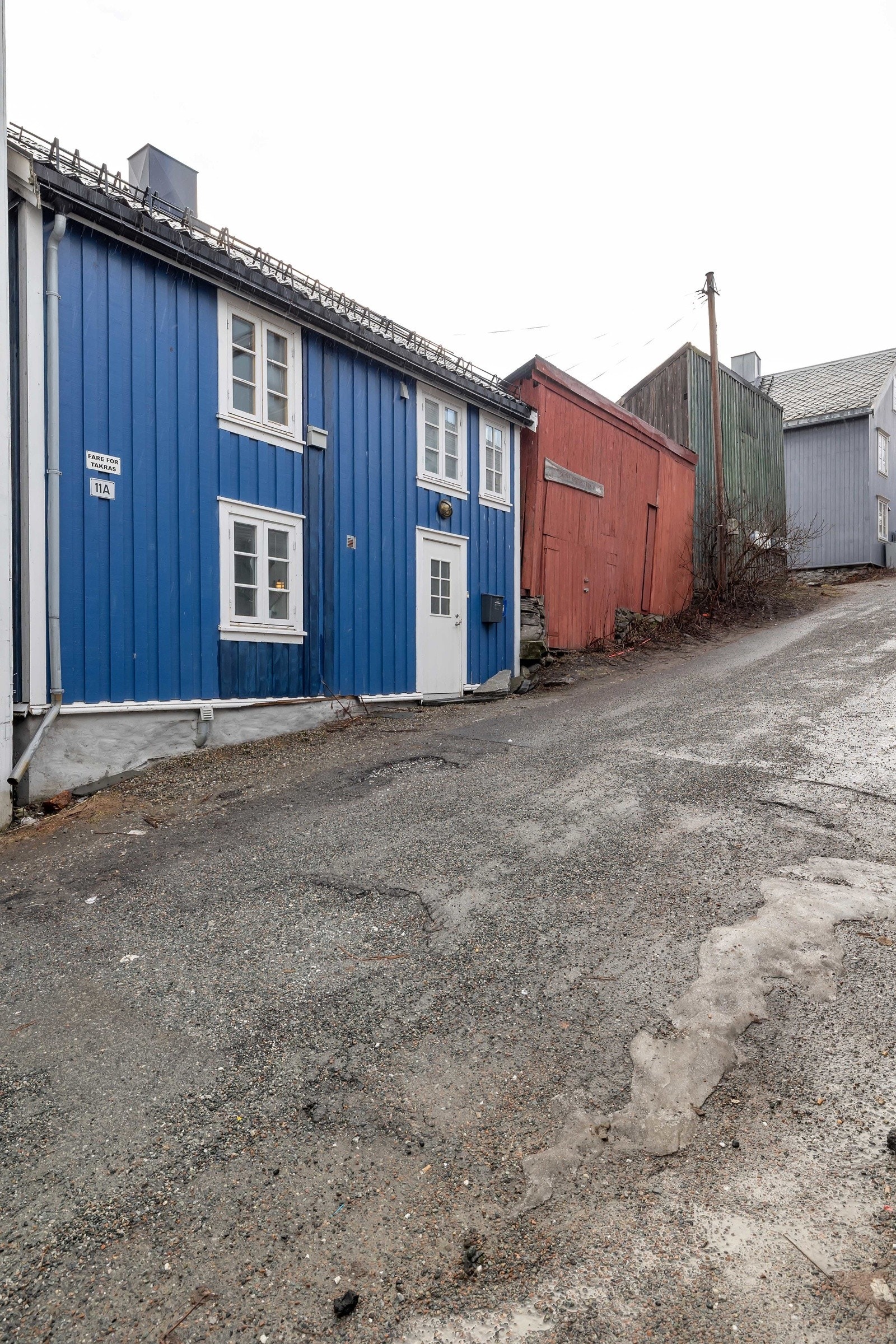 Nordre Tollbod Gate 11A var i gamle dager en stall som senere er omgjort til et sjeldent sjarmerende byhus! - Velkommen på visning! Galleribilde