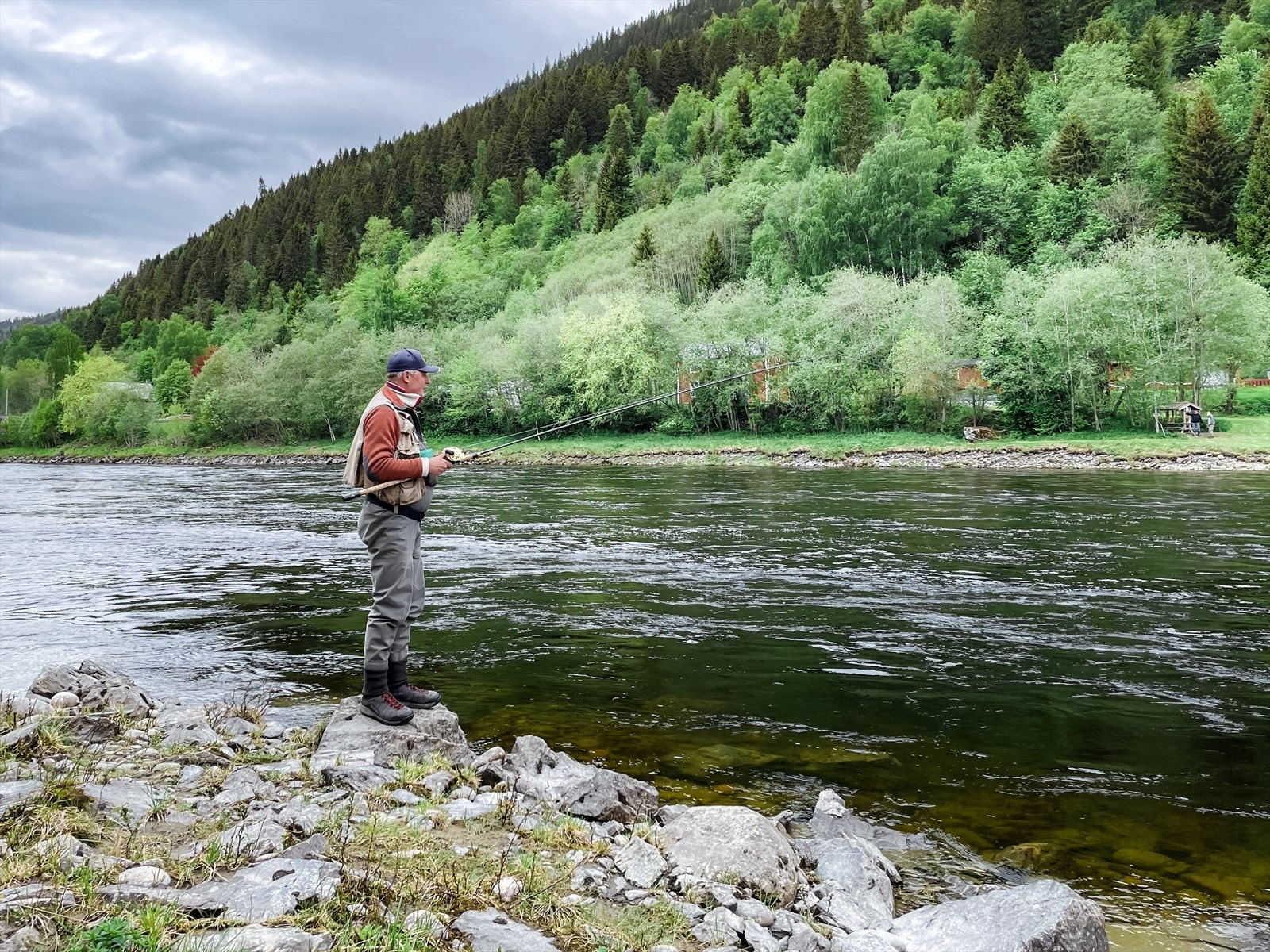 Området bugner forøvrig av muligheter for å oppsøke flotte opplevelser. Her kan man vandre langs elven med flere broer som tar en over Gaula og Sokna. Galleribilde