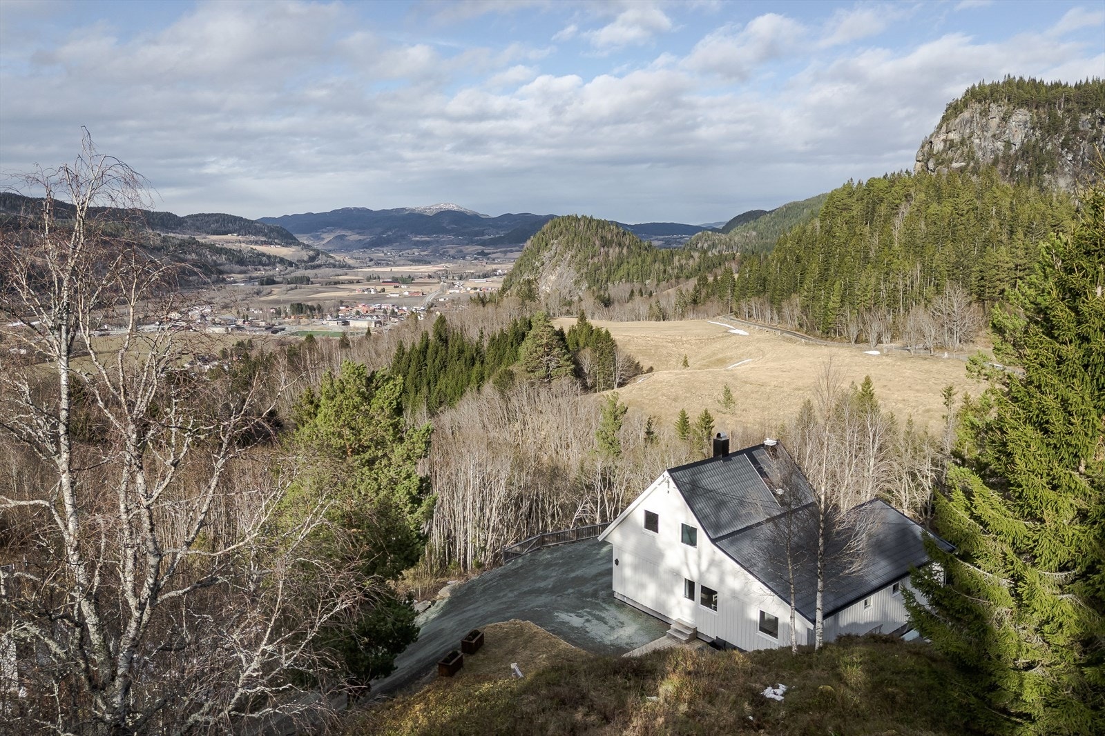 Proaktiv Eiendomsmegling v/ Andreas Eidsli Liland presenterer Lyngenvegen 255 Galleribilde