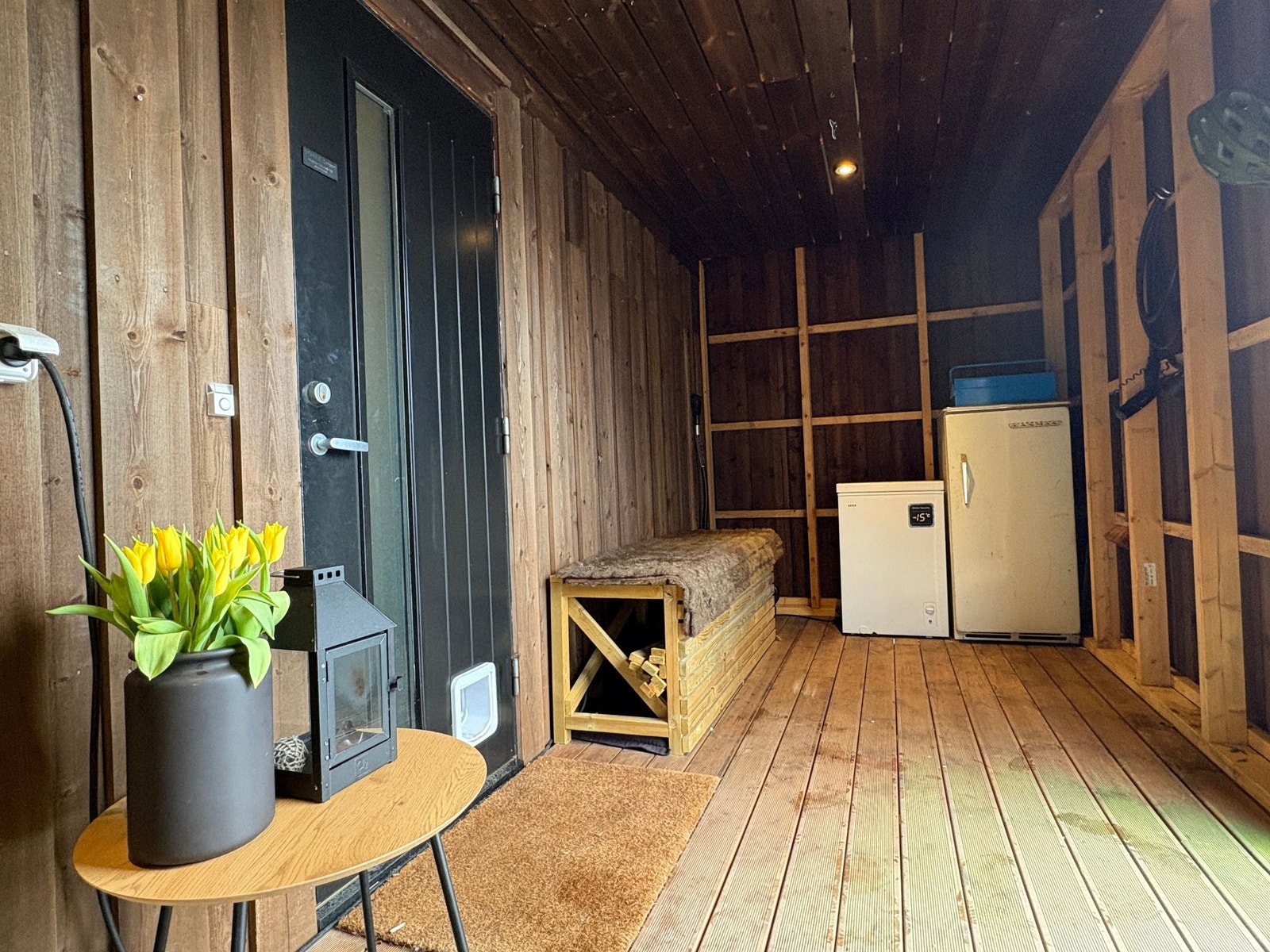 Her har man god lagring til for eksempel en ekstra fyseboks Galleribilde