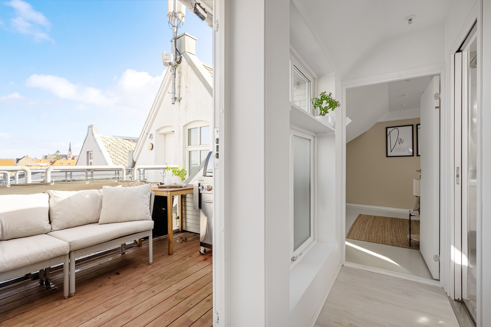 Leiligheten har flott balkong med morgensol - perfekt for morgenkaffen. Galleribilde