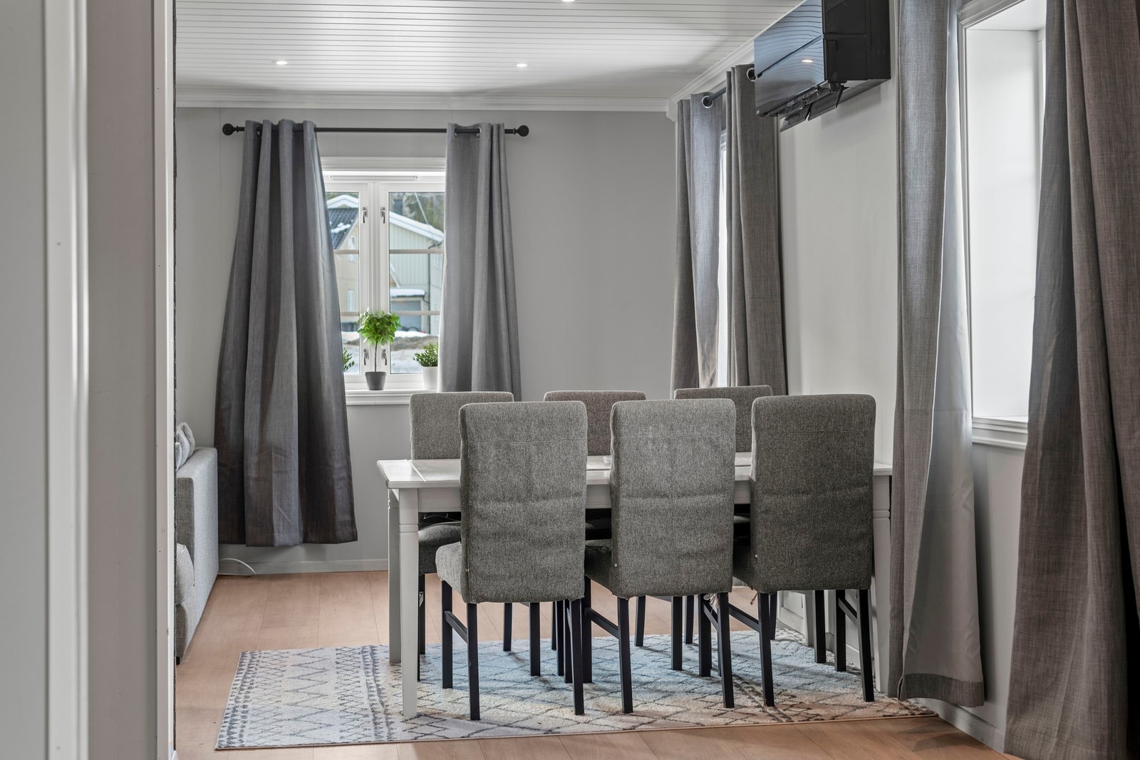 Det er også plass til en hyggelig spisestue Galleribilde