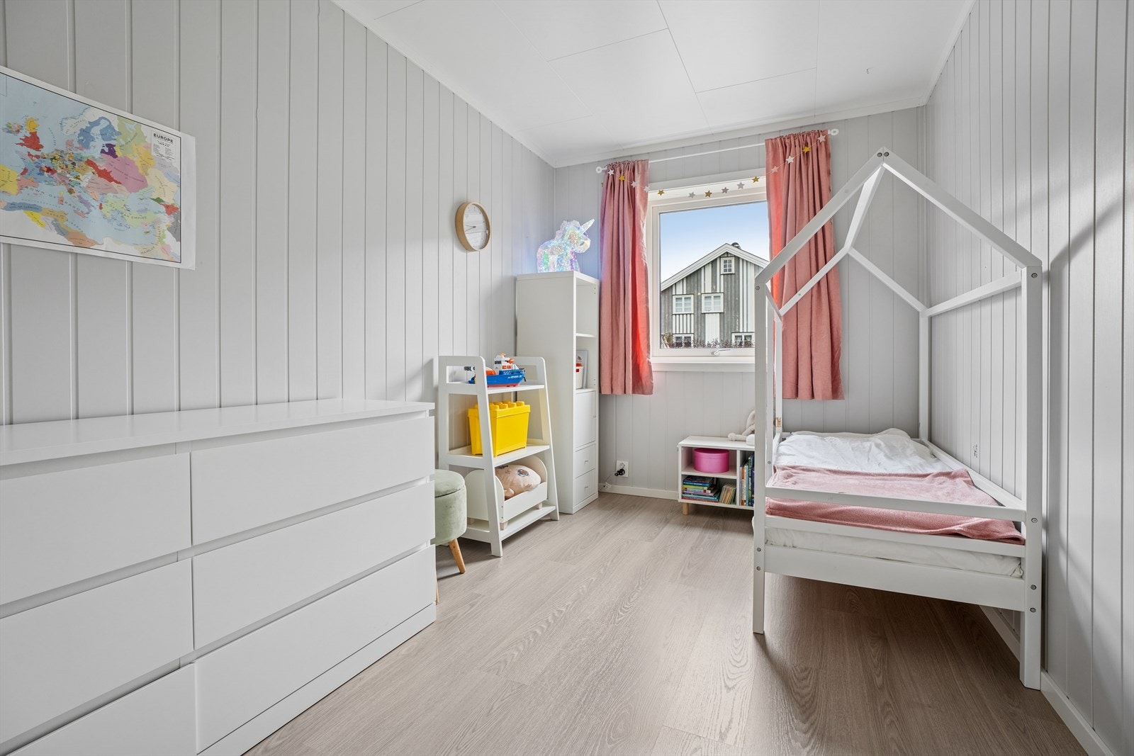 Soverom 2 og 3 er tilnærmet like i størrelse. Galleribilde