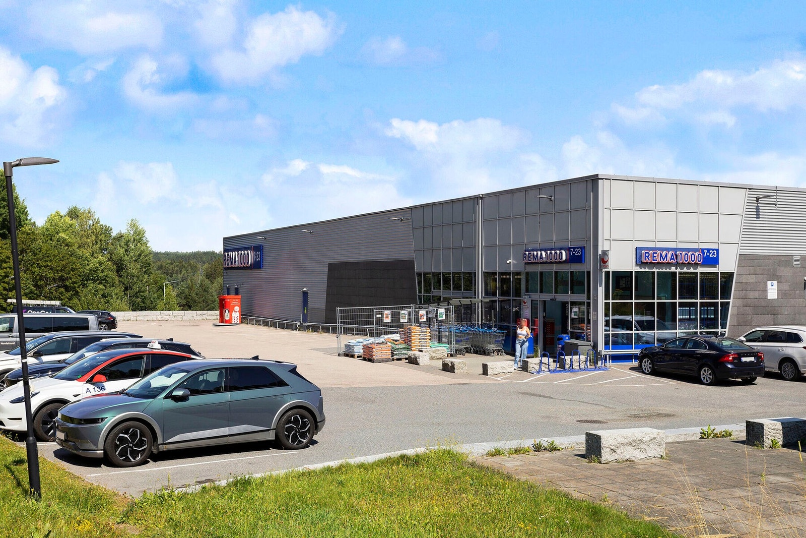 Ytterligere dagligvarehandel kan ellers gjøres på Rema1000. Galleribilde