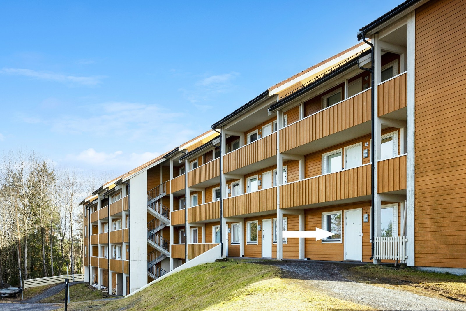 Leiligheten ligger i byggets 1. etasje med trappefri adkomst. Galleribilde