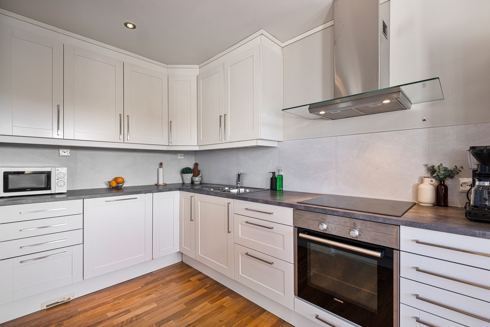 Kjøkkenventilatoren har avtrekk utendørs. Galleribilde