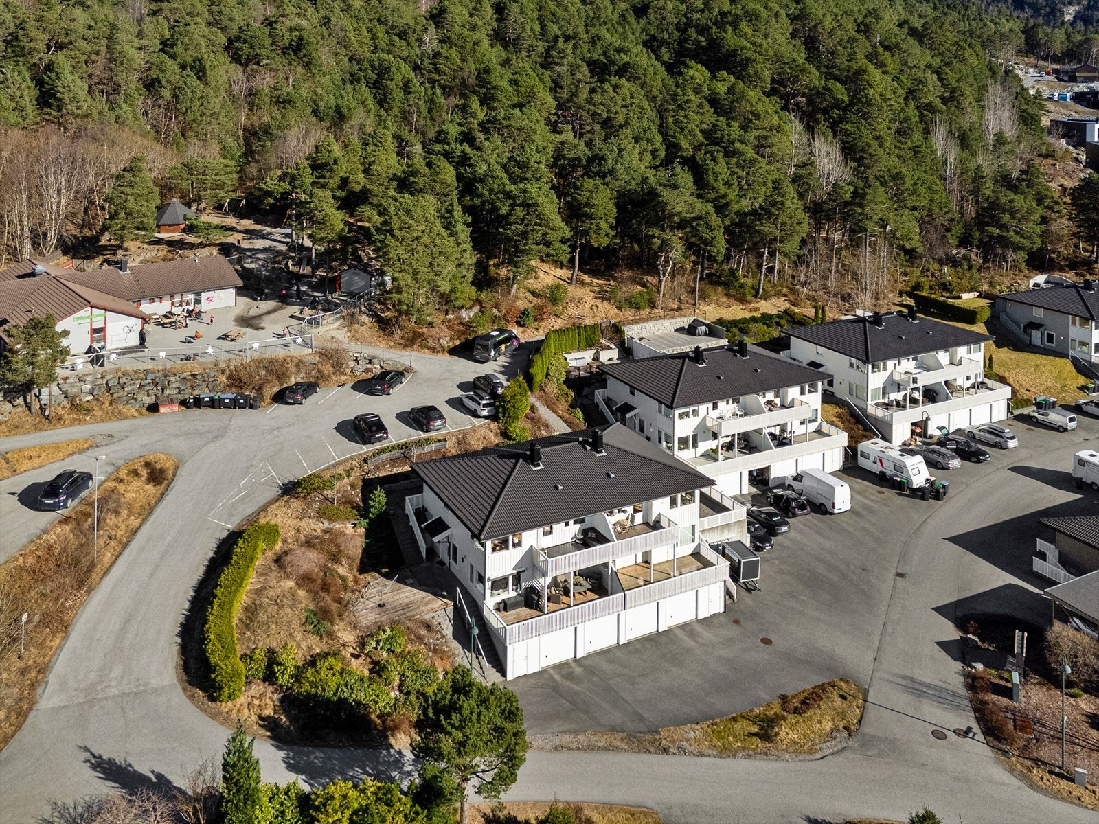 Husk å ha finansiering i orden før visning. Galleribilde