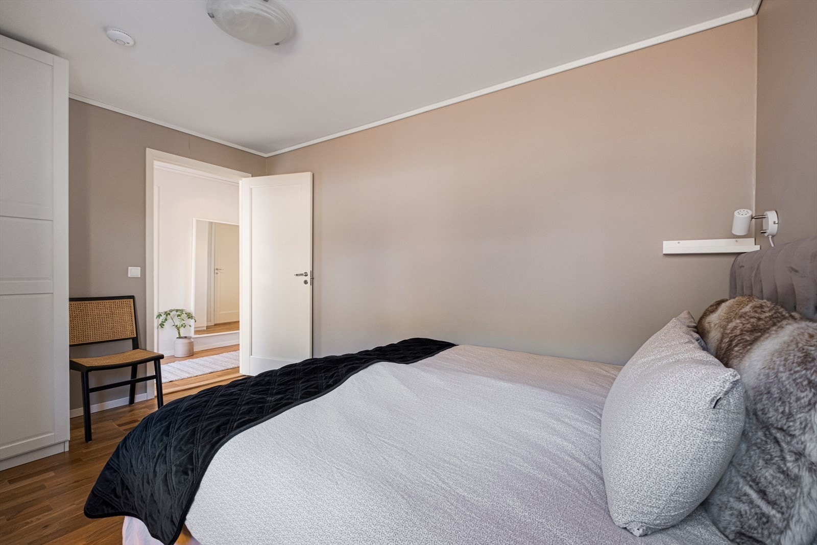 Romslig hovedsoverom. Galleribilde