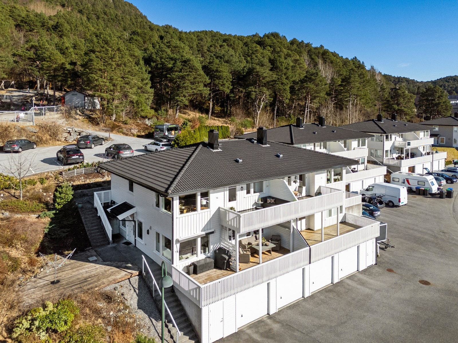 Området har adkomst via asfaltert vei. Galleribilde