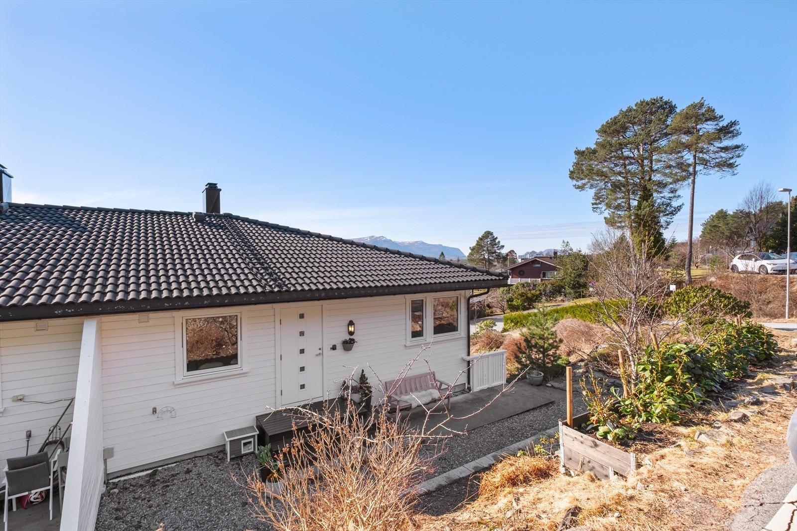 Uteområde ved inngangen. Galleribilde