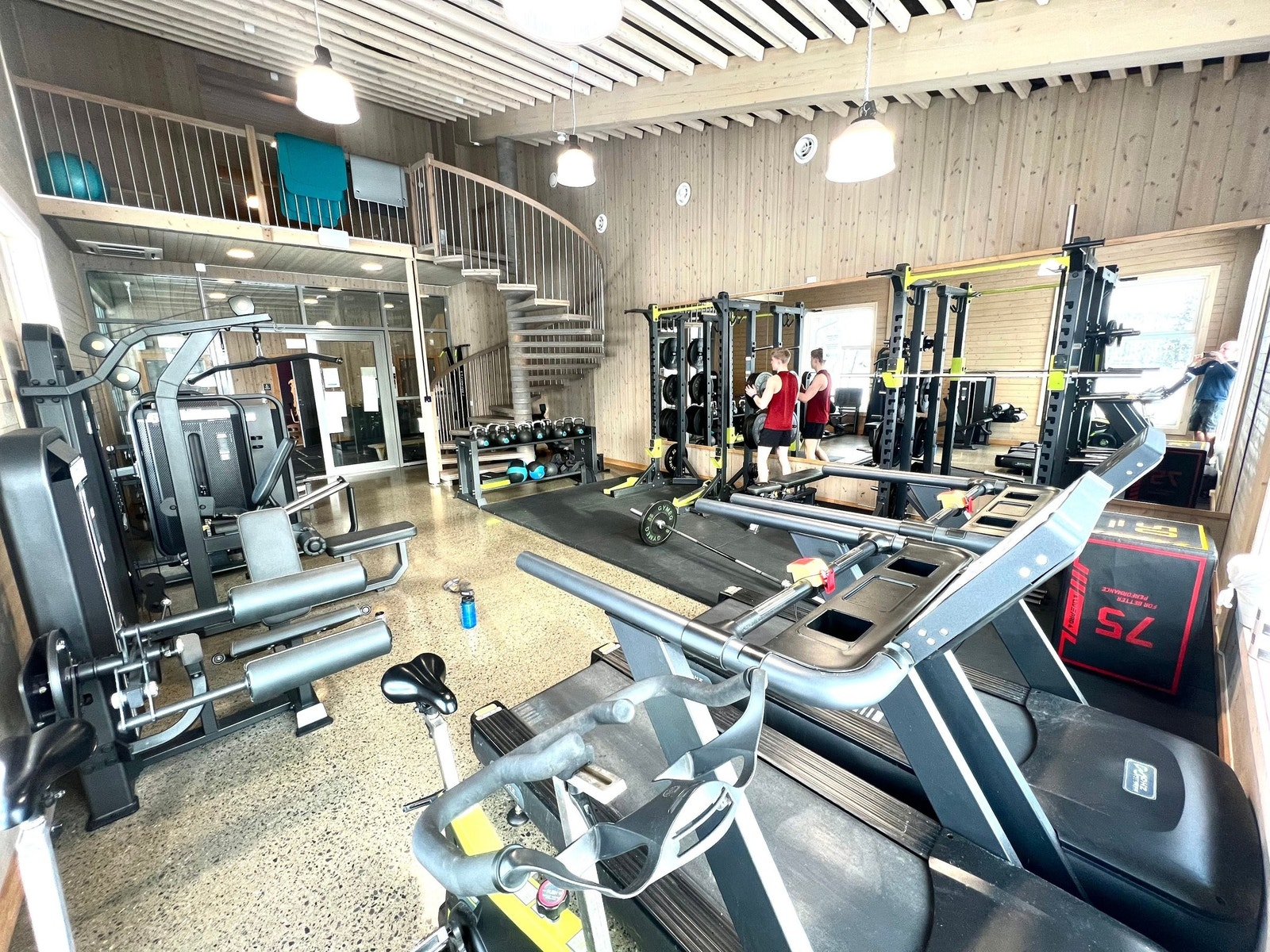 Godt utstyrt treningsrom. Drop-in for kr 100,- Galleribilde