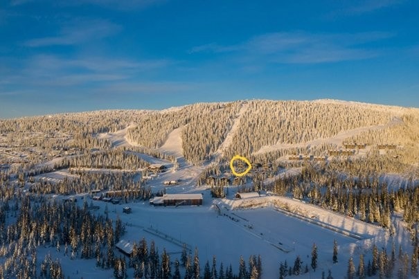 Skisenteret og nærområdet. Leiligheten er markert med gult. Galleribilde
