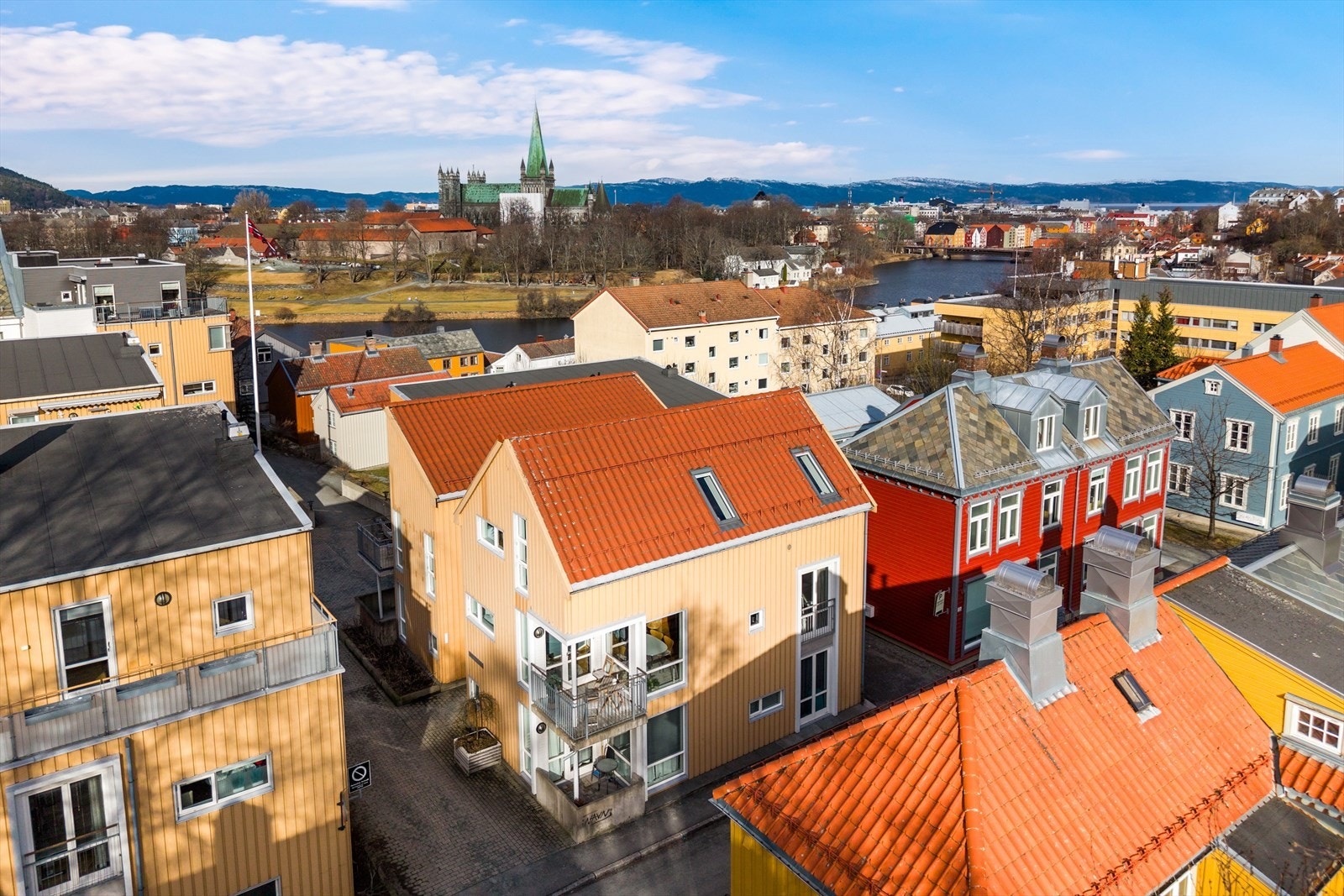 Leiligheten ligger attraktivt til på Nedre Singsaker i et flott sameie fra 2004. Galleribilde