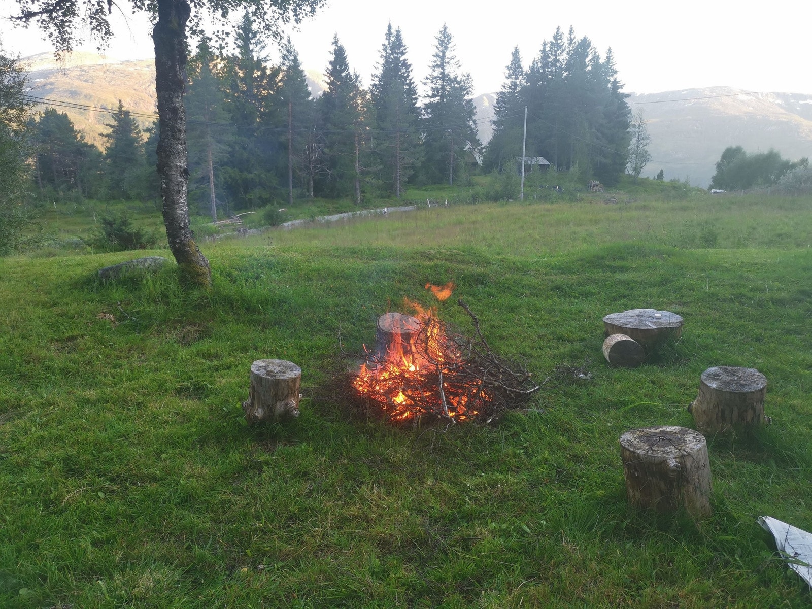 Bålplass på tunet Galleribilde