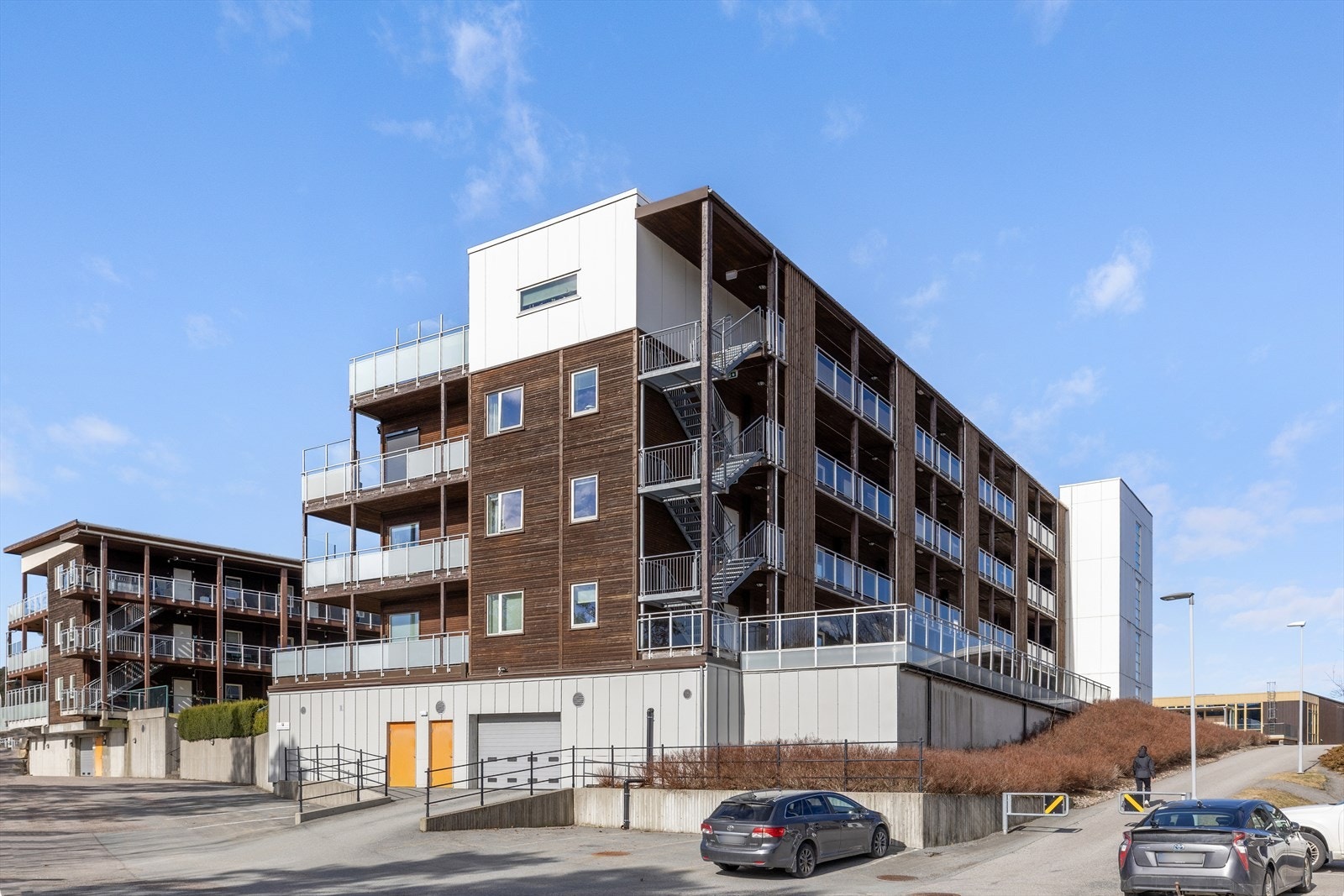 Velkommen til Fagermoen 3B! Din nye drømmeleilighet om du ønsker å bo i lettstelt leilighet med gangavstand til alt du trenger i hverdagen! Galleribilde