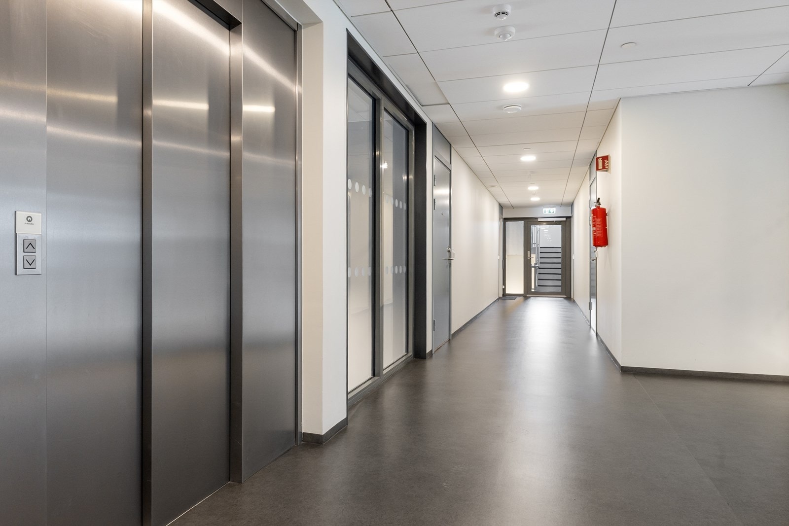 Det er heisadkomst til leilighetens etasje. Galleribilde