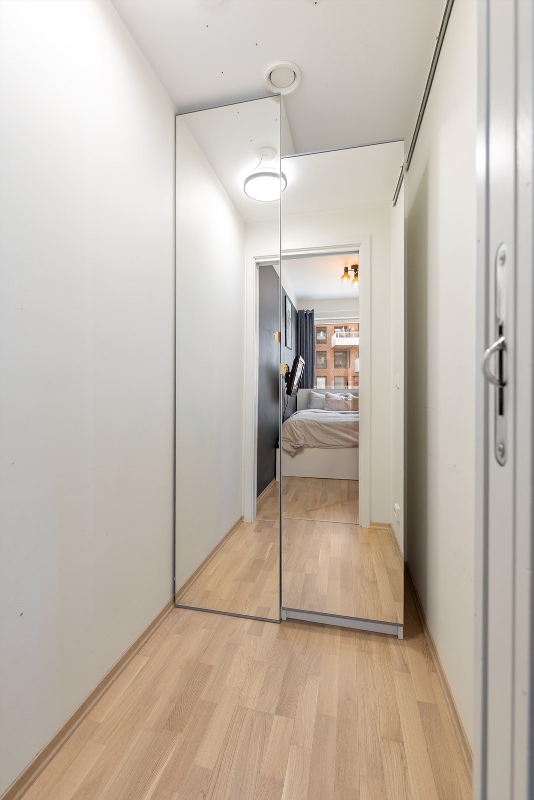 Her har du også tilgang til en liten walk-in garderobe. Galleribilde